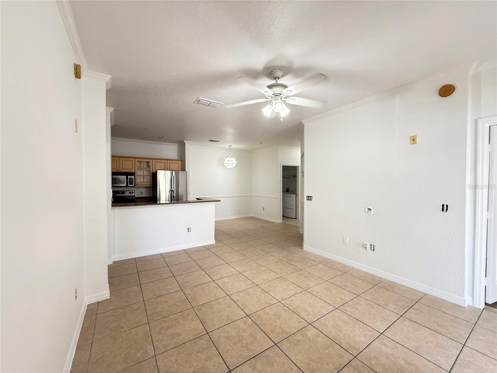 Image 4 of 20 For 3611 Conroy Road 825