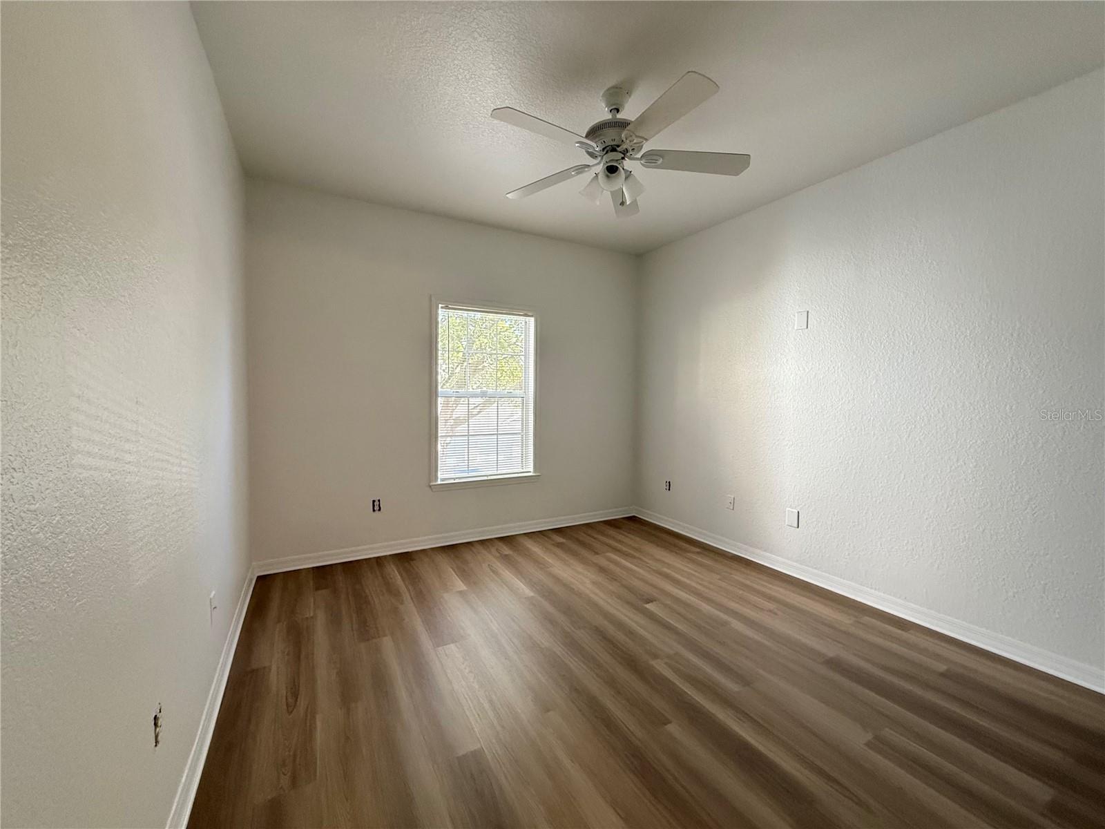 Image 6 of 20 For 3611 Conroy Road 825