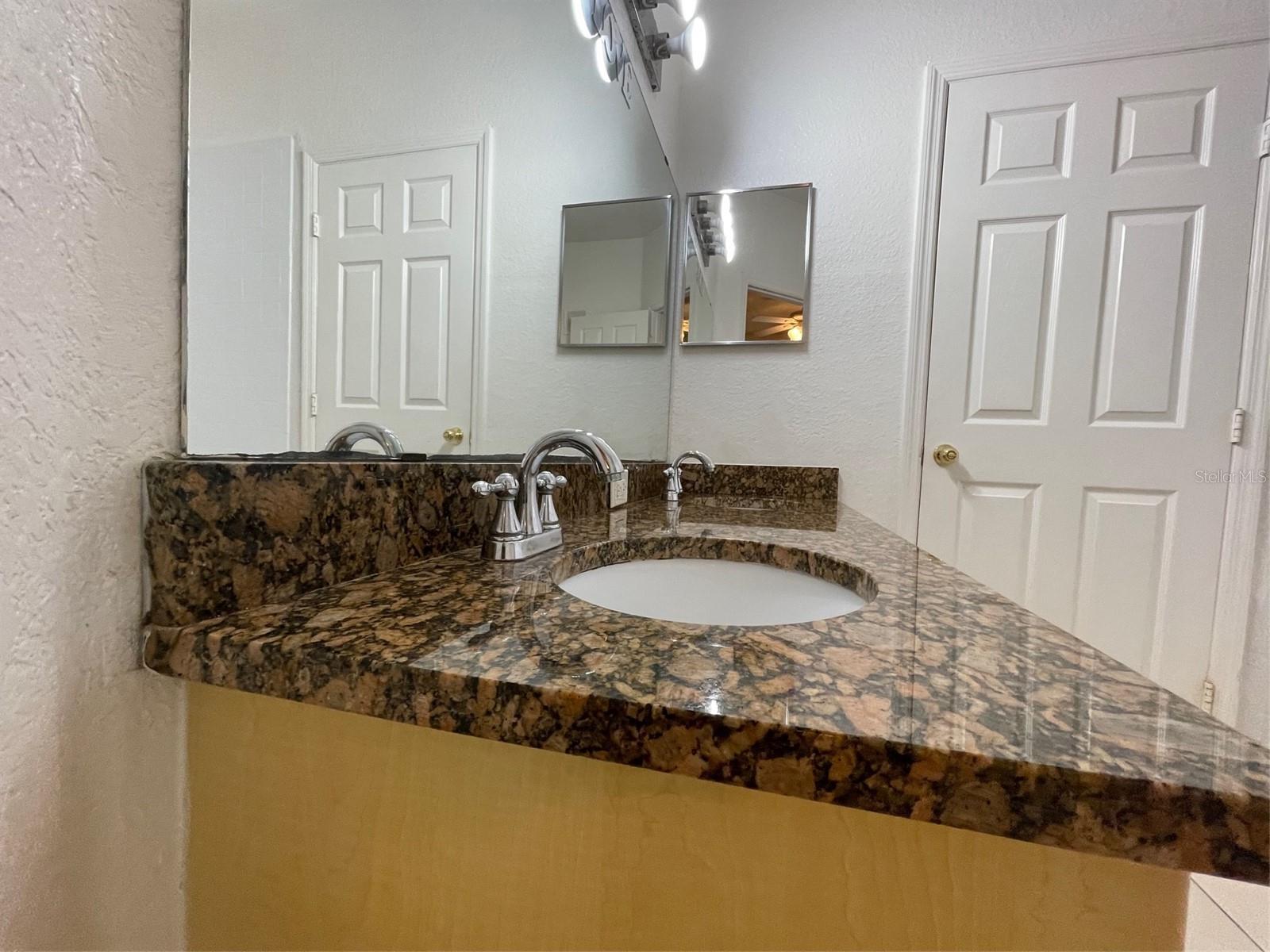 Image 7 of 20 For 3611 Conroy Road 825