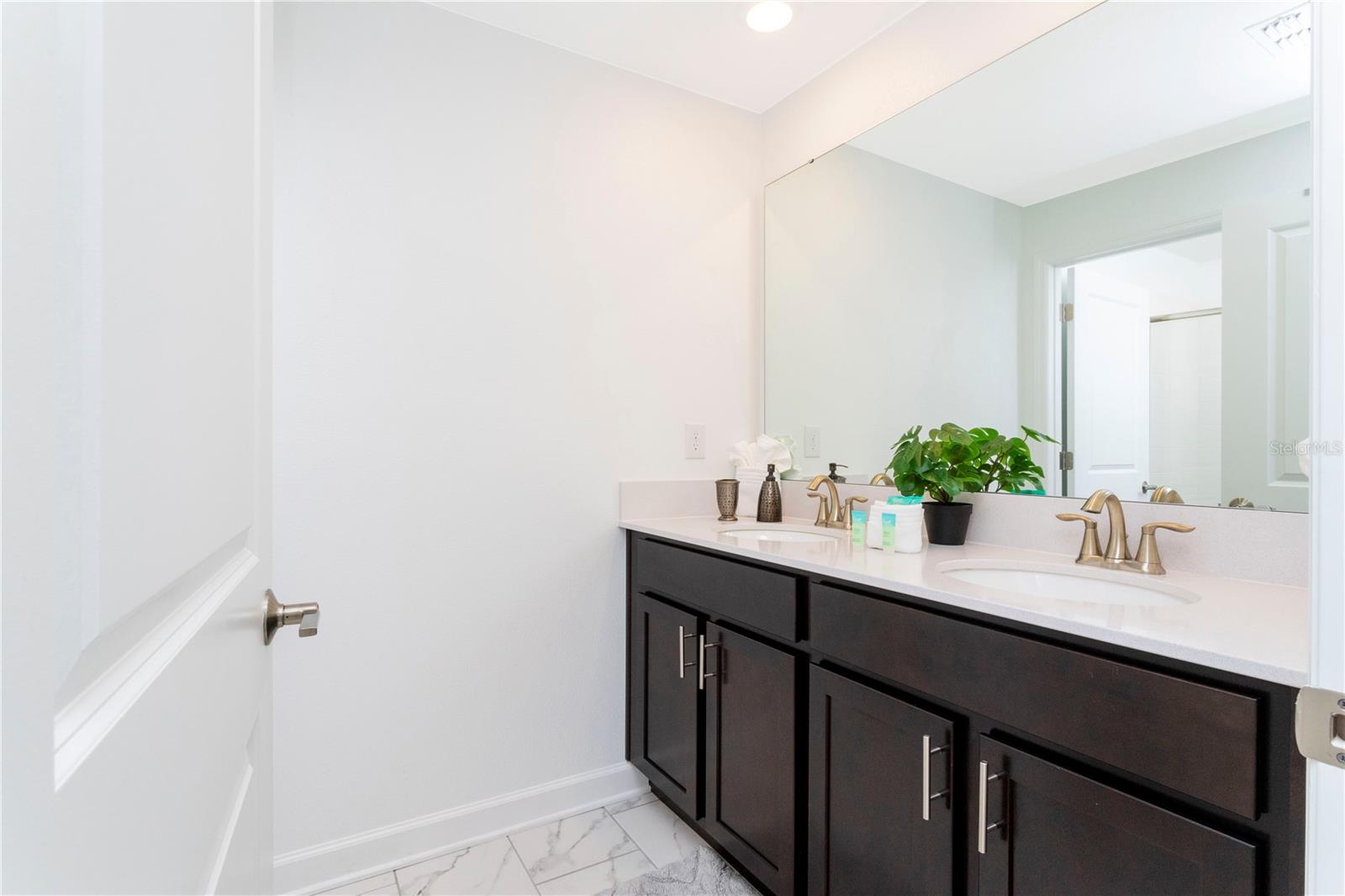 Image 31 of 53 For 2956 Protagonist Street