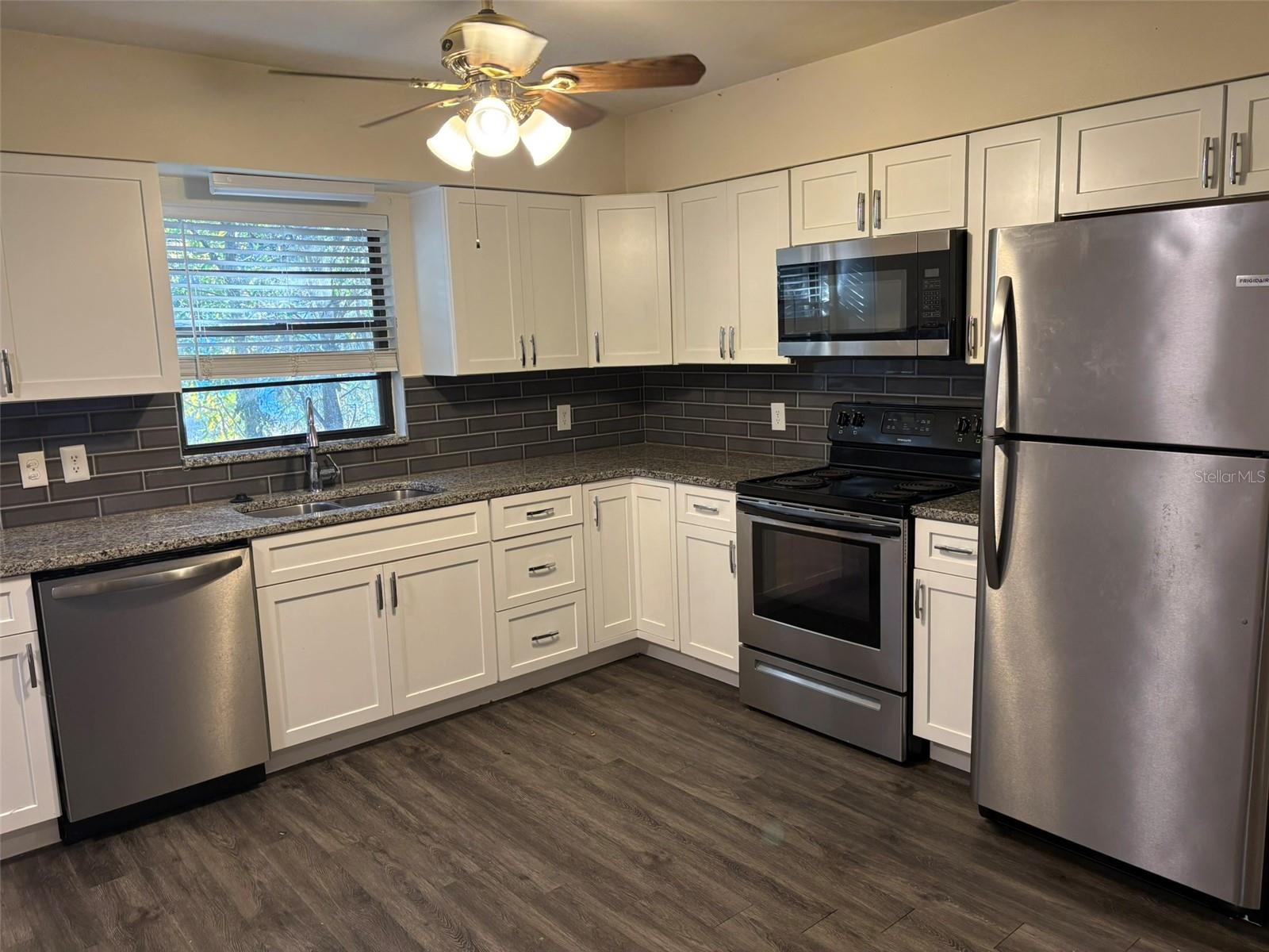 Image 4 of 15 For 117 Louisiana Avenue