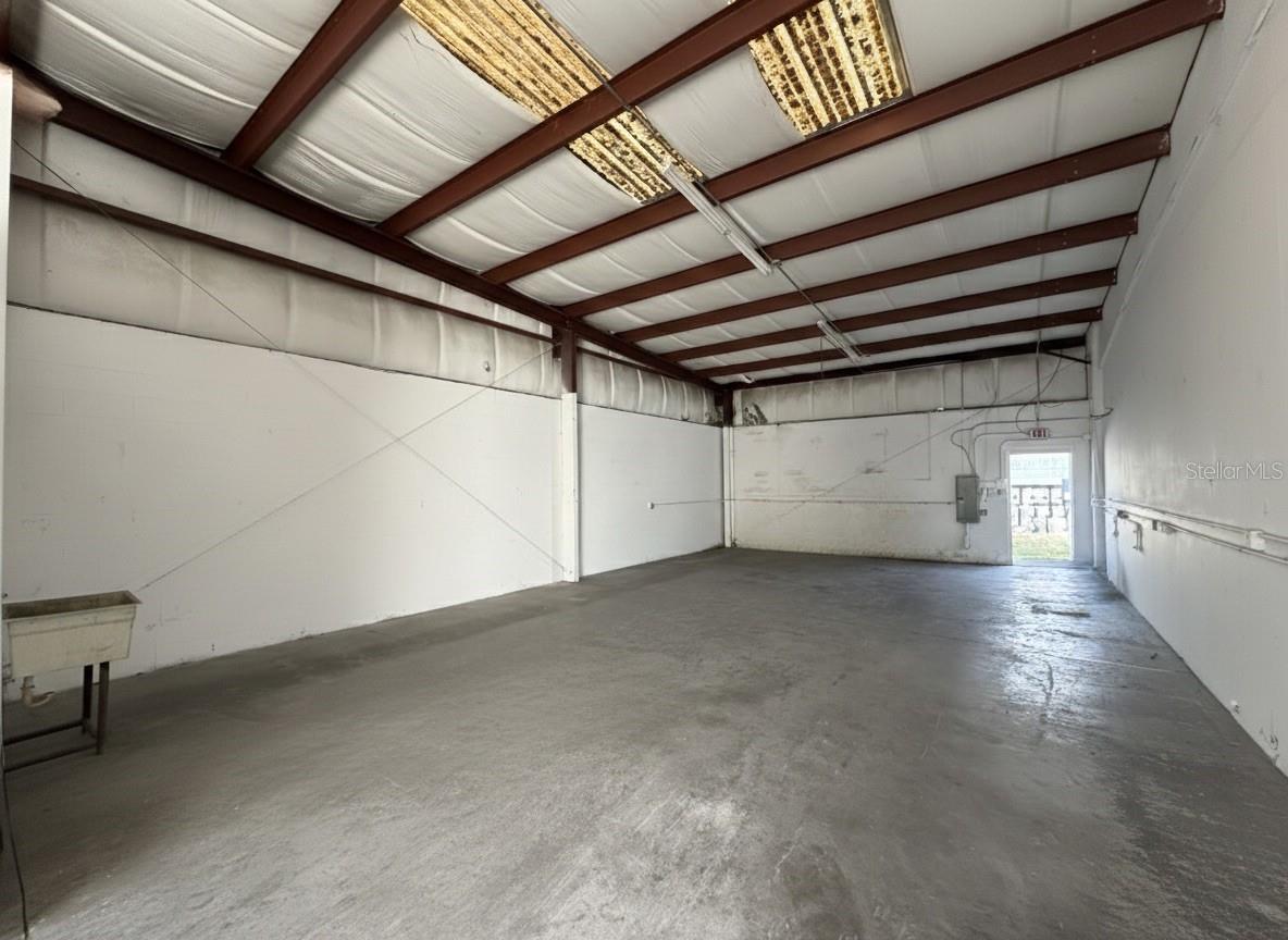 Image 2 of 7 For 1424 Hamlin Avenue 1a