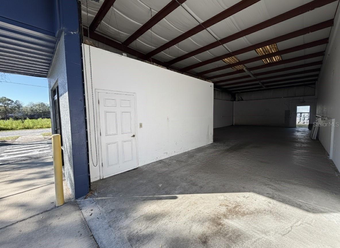 Image 4 of 7 For 1424 Hamlin Avenue 1a