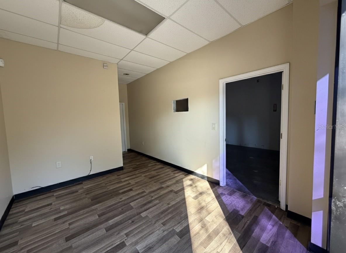 Image 6 of 7 For 1424 Hamlin Avenue 1a