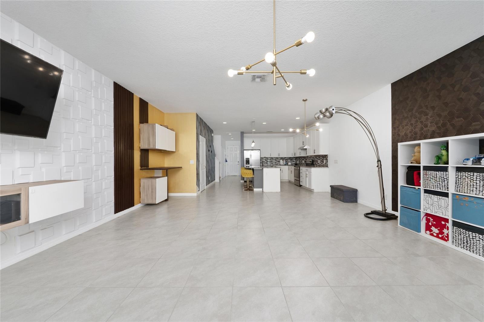 Image 7 of 16 For 15659 Jungle Alley