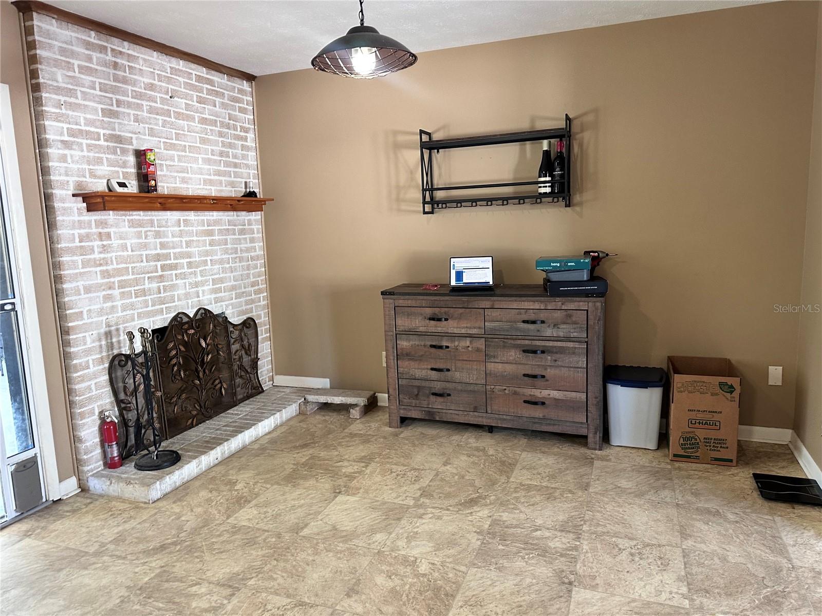 Image 11 of 19 For 7964 Volvo Street