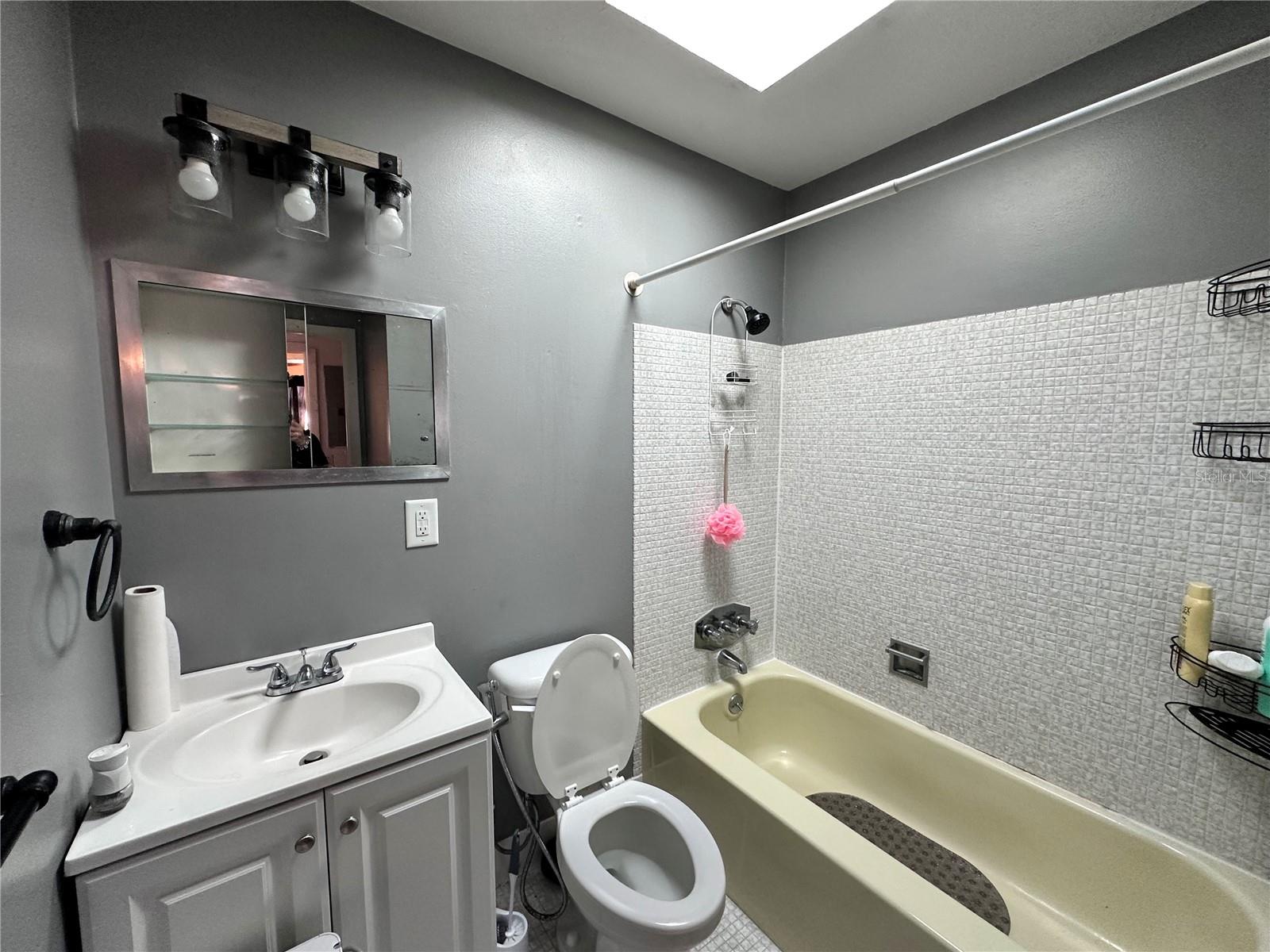 Image 7 of 19 For 7964 Volvo Street