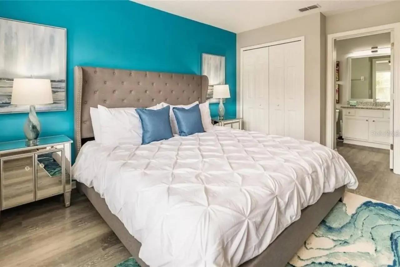 Image 18 of 28 For 8503 Sunrise Key Drive