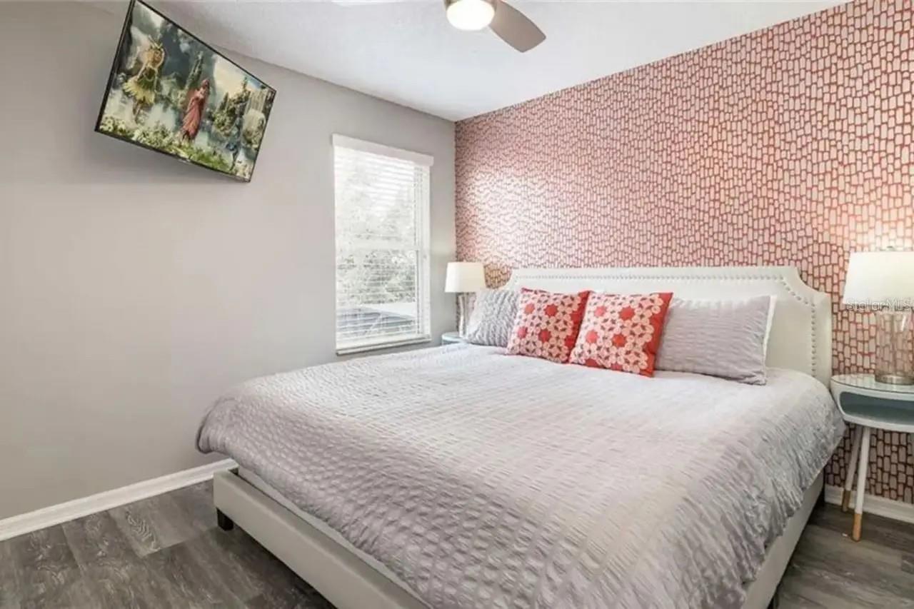 Image 20 of 28 For 8503 Sunrise Key Drive