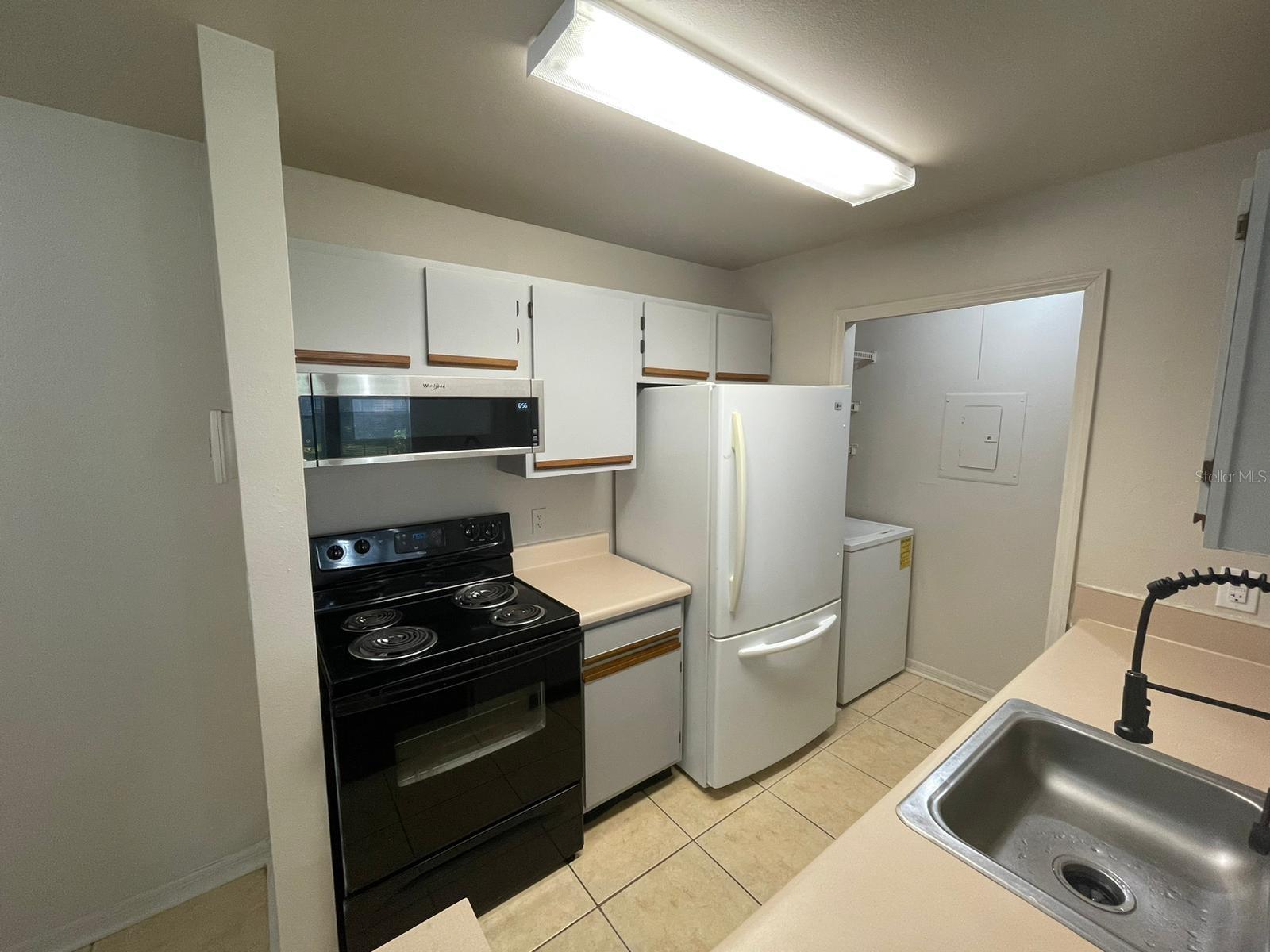 Image 9 of 30 For 6100 Westgate Drive  103