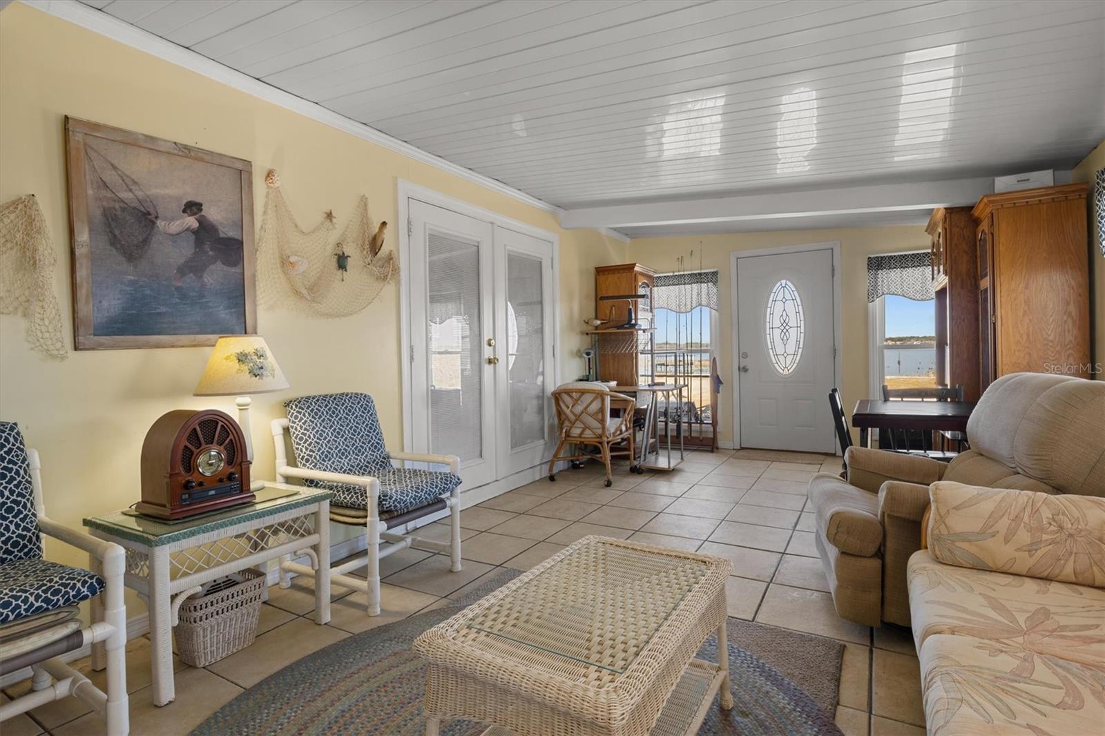 Image 11 of 42 For 6825 Lake Henry Drive Ne