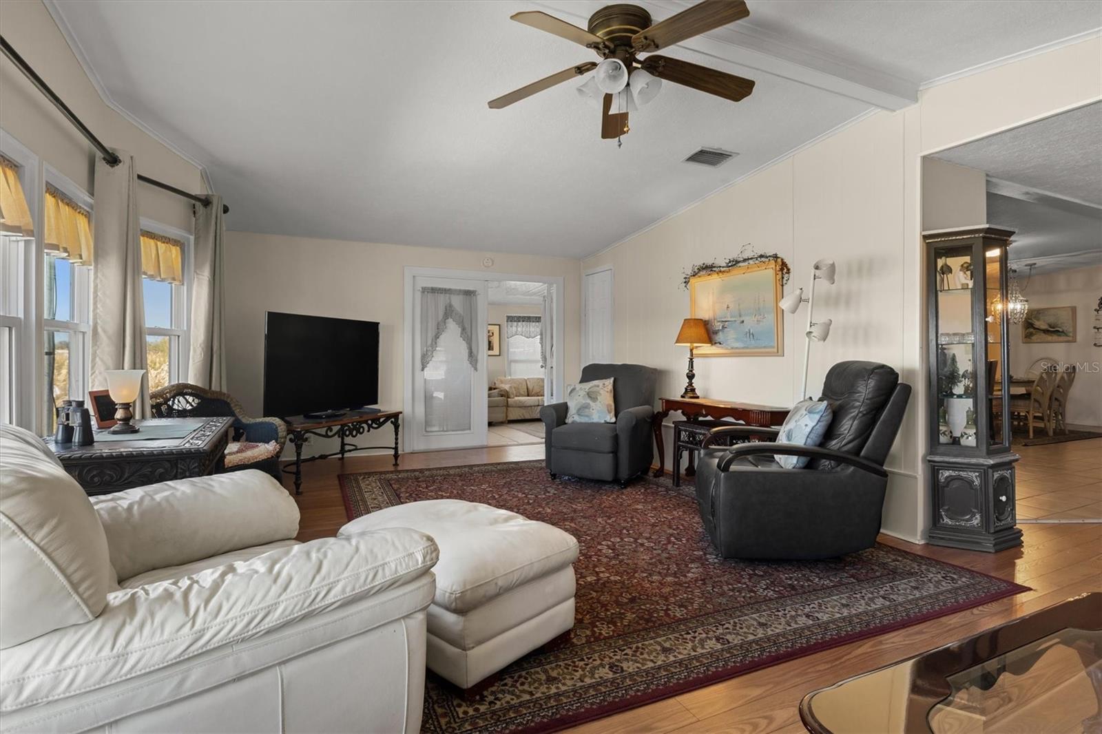 Image 12 of 42 For 6825 Lake Henry Drive Ne