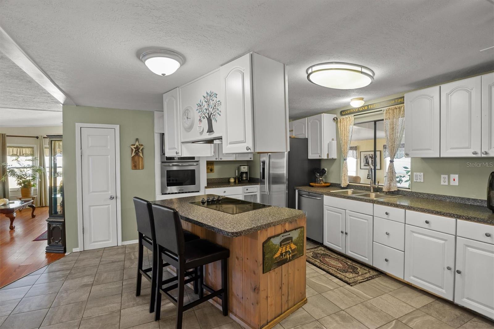 Image 16 of 42 For 6825 Lake Henry Drive Ne