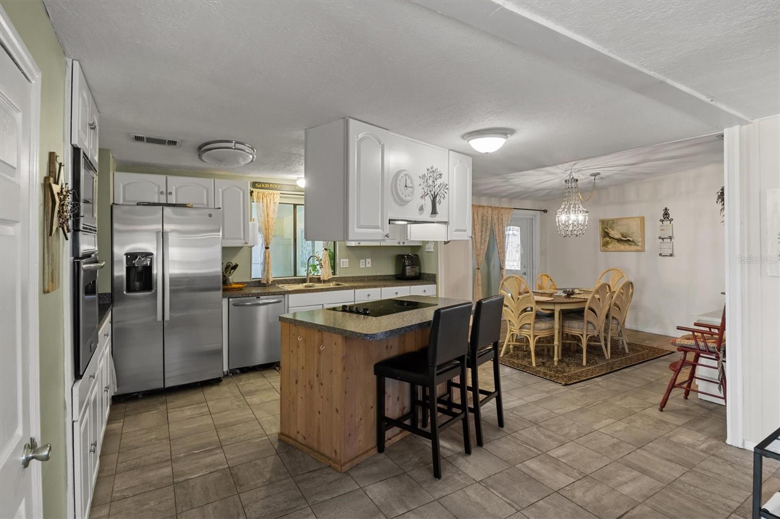 Image 17 of 42 For 6825 Lake Henry Drive Ne