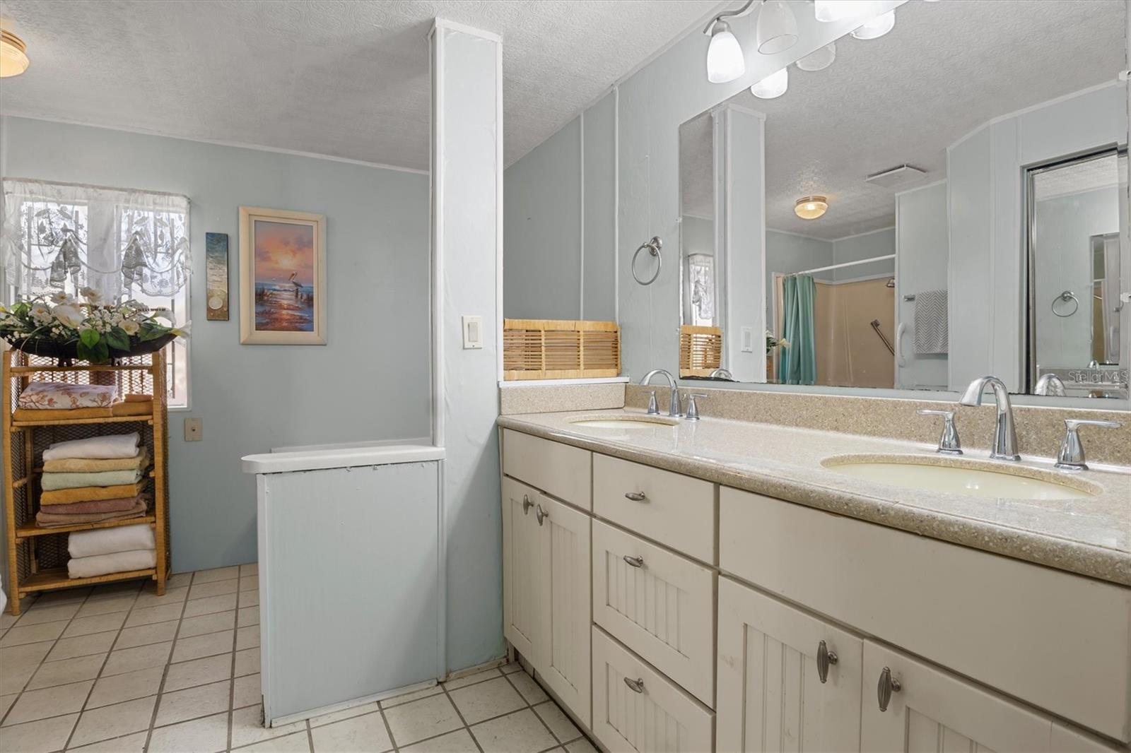 Image 21 of 42 For 6825 Lake Henry Drive Ne