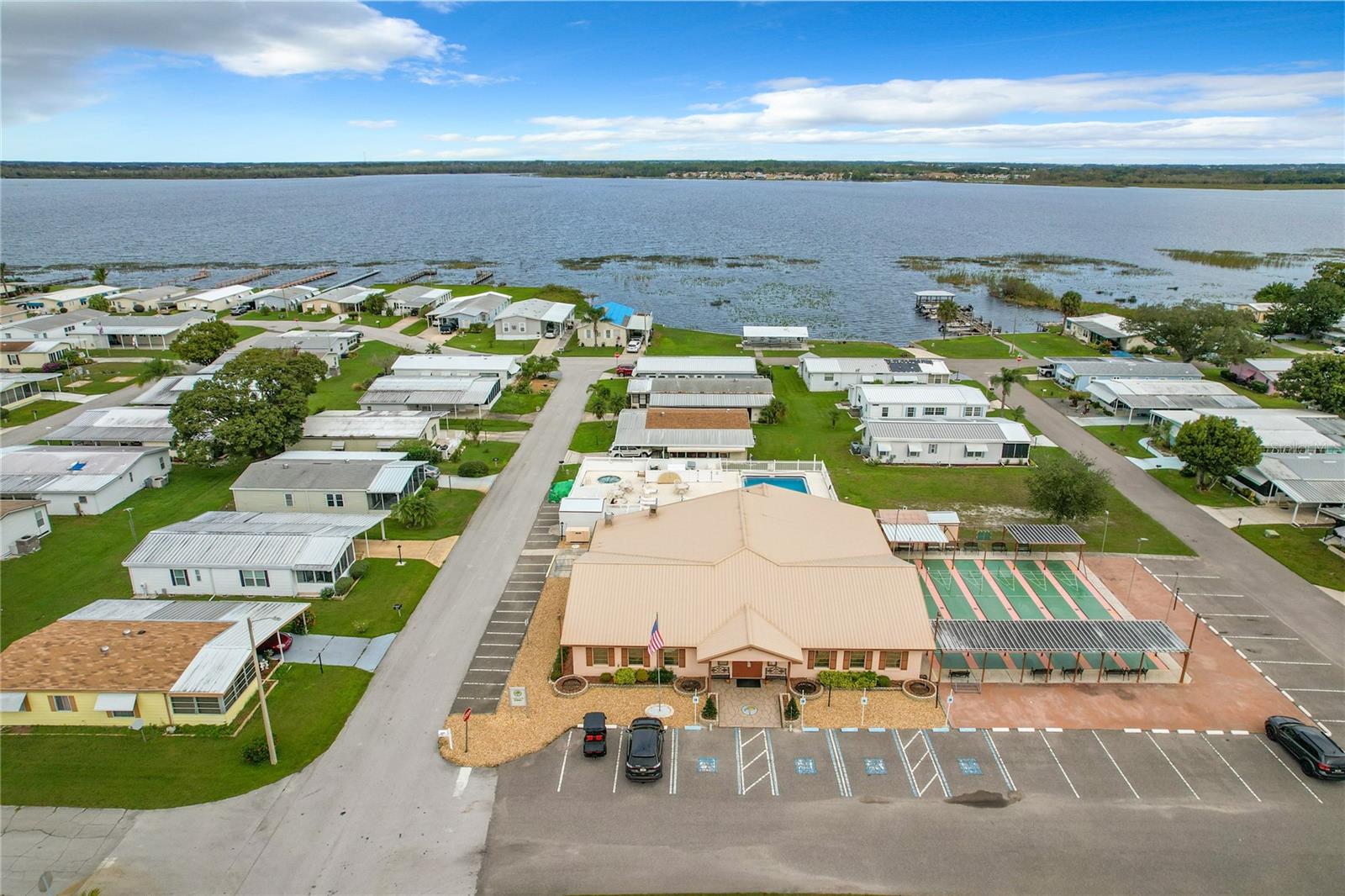 Image 40 of 42 For 6825 Lake Henry Drive Ne