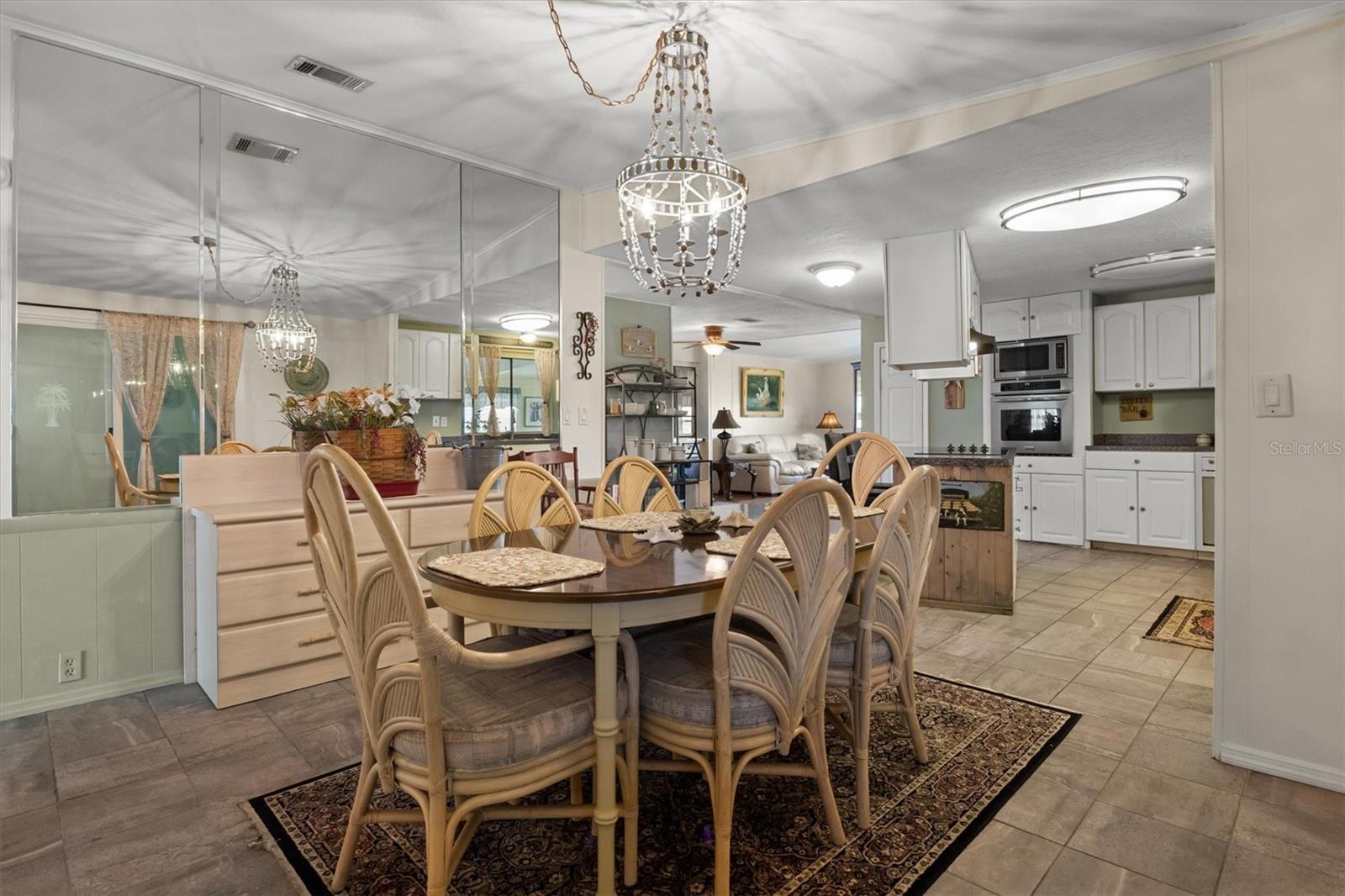 Image 6 of 42 For 6825 Lake Henry Drive Ne