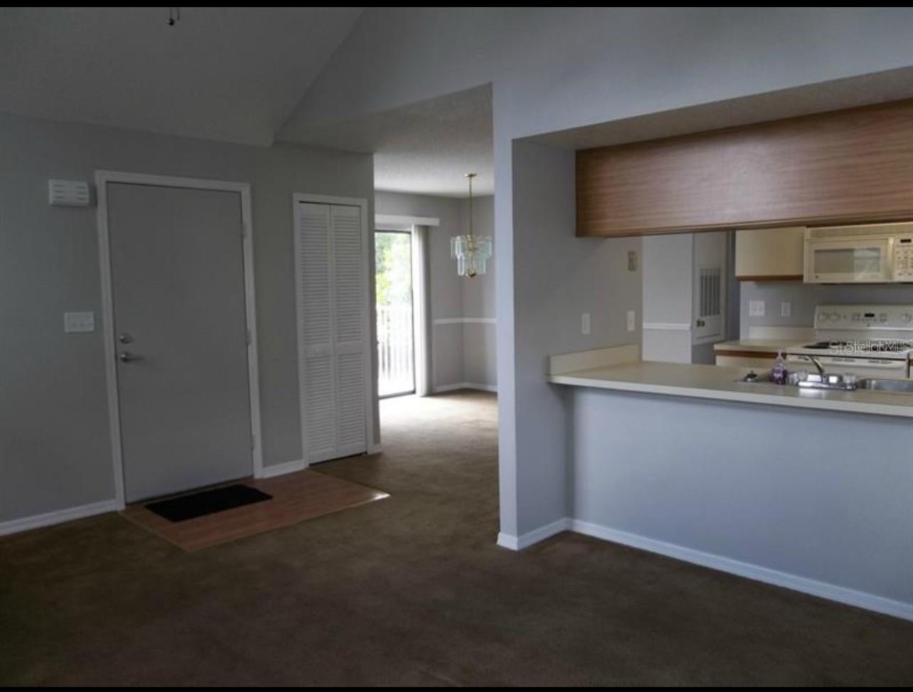 Image 4 of 13 For 3110 Fox Squirrel Dr Drives C