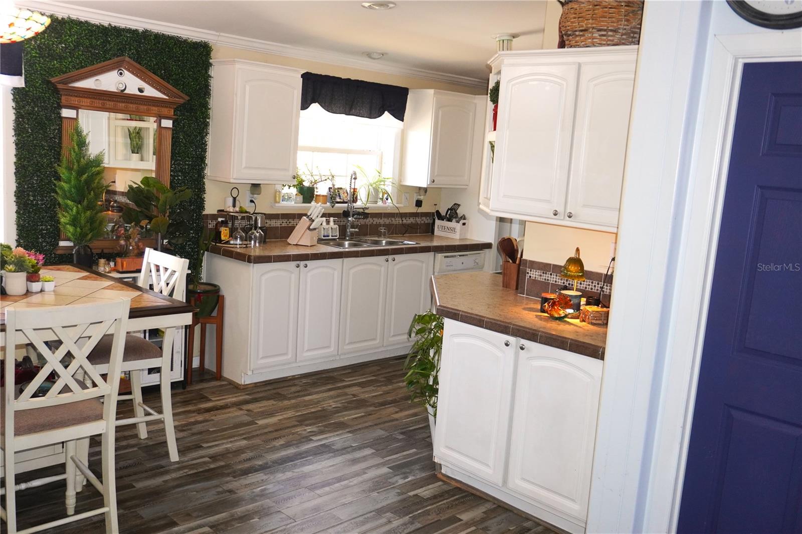 Image 21 of 35 For 3605 Late Morning