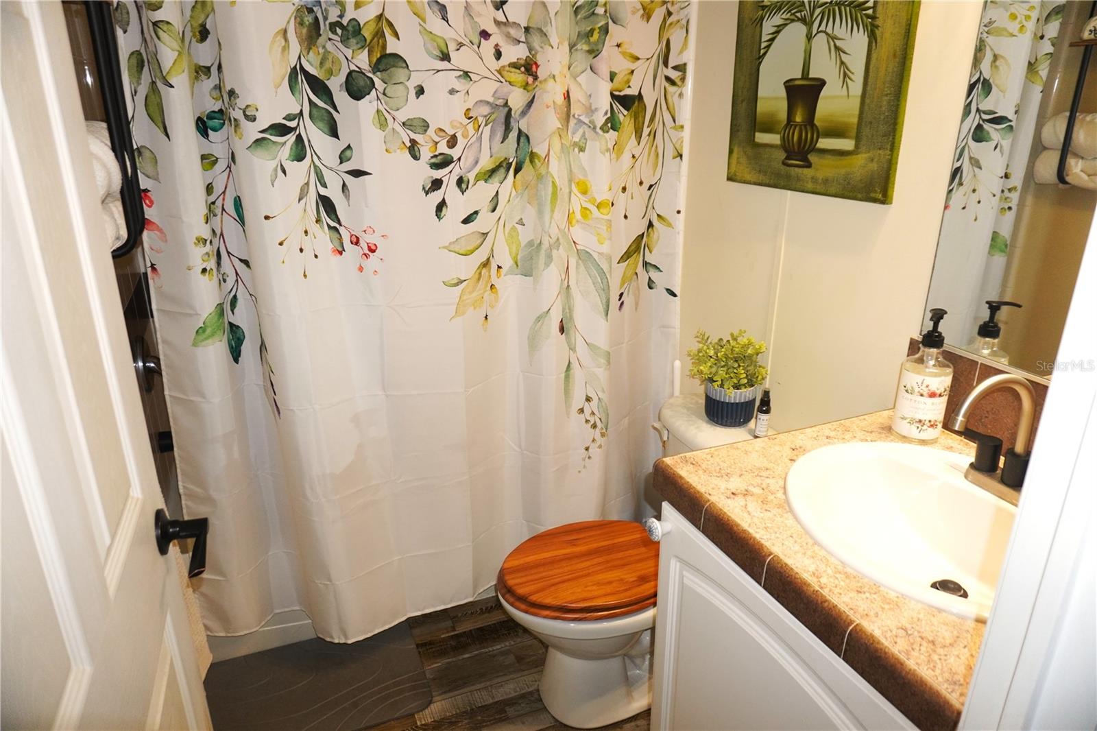 Image 33 of 35 For 3605 Late Morning