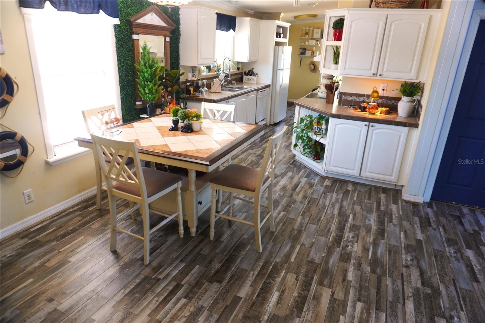 Image 34 of 35 For 3605 Late Morning