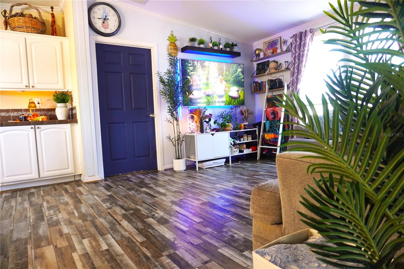 Image 35 of 35 For 3605 Late Morning