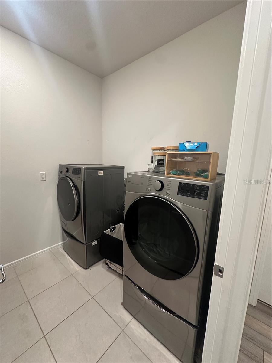 Image 27 of 42 For 36887 Highland Meadows Court