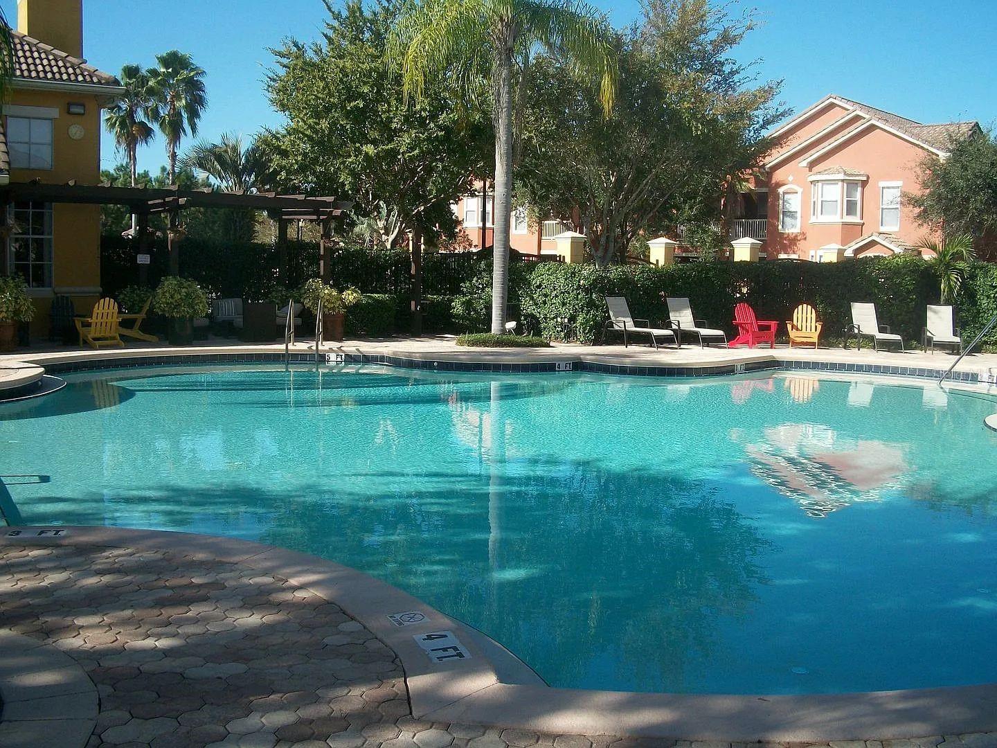 Image 21 of 35 For 8836 Villa View Circle 208