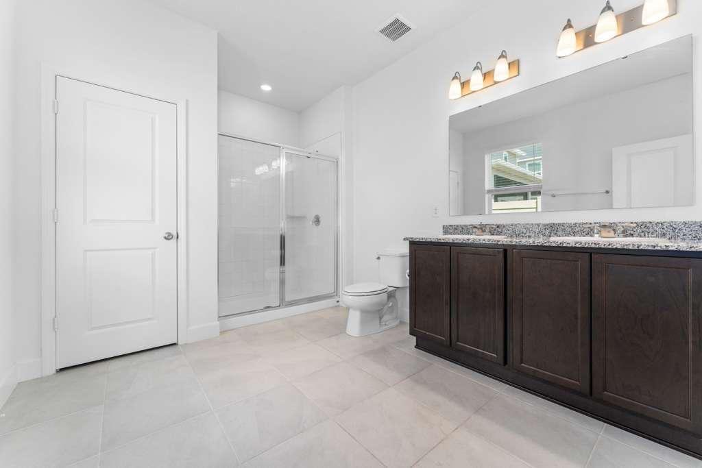 Image 15 of 25 For 520 Overpool Avenue