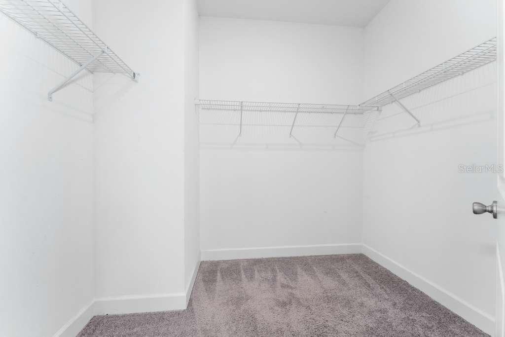 Image 16 of 25 For 520 Overpool Avenue