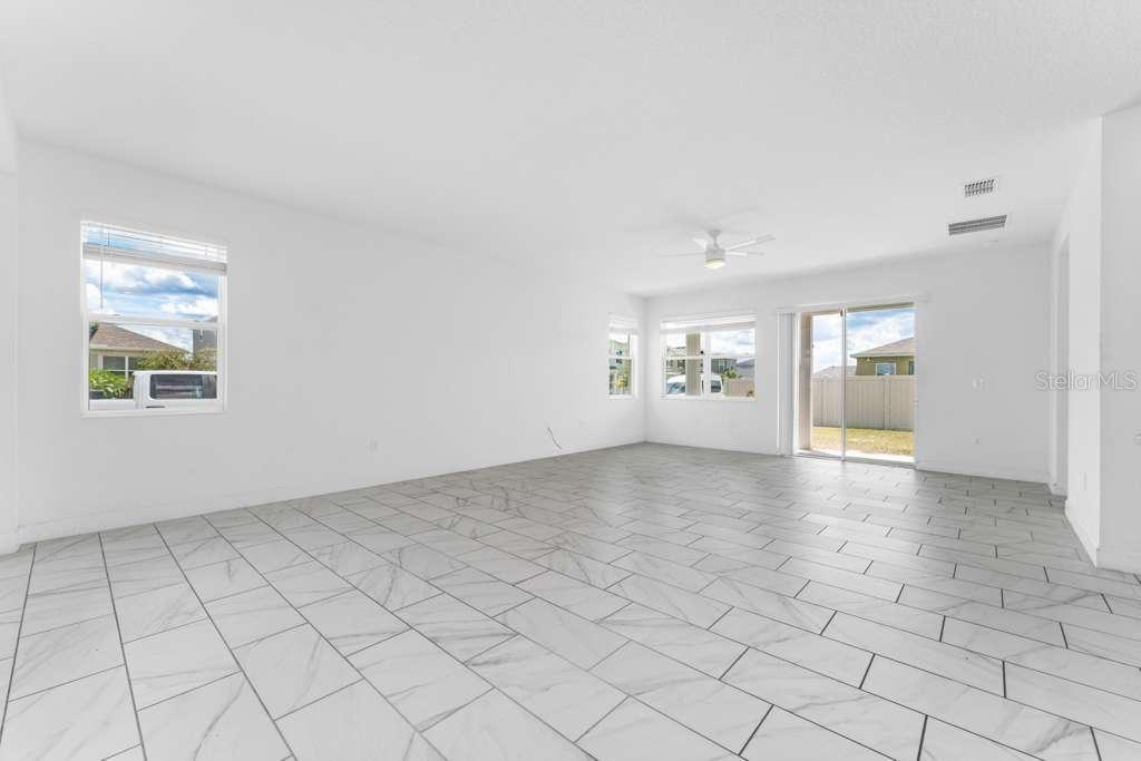 Image 21 of 25 For 520 Overpool Avenue