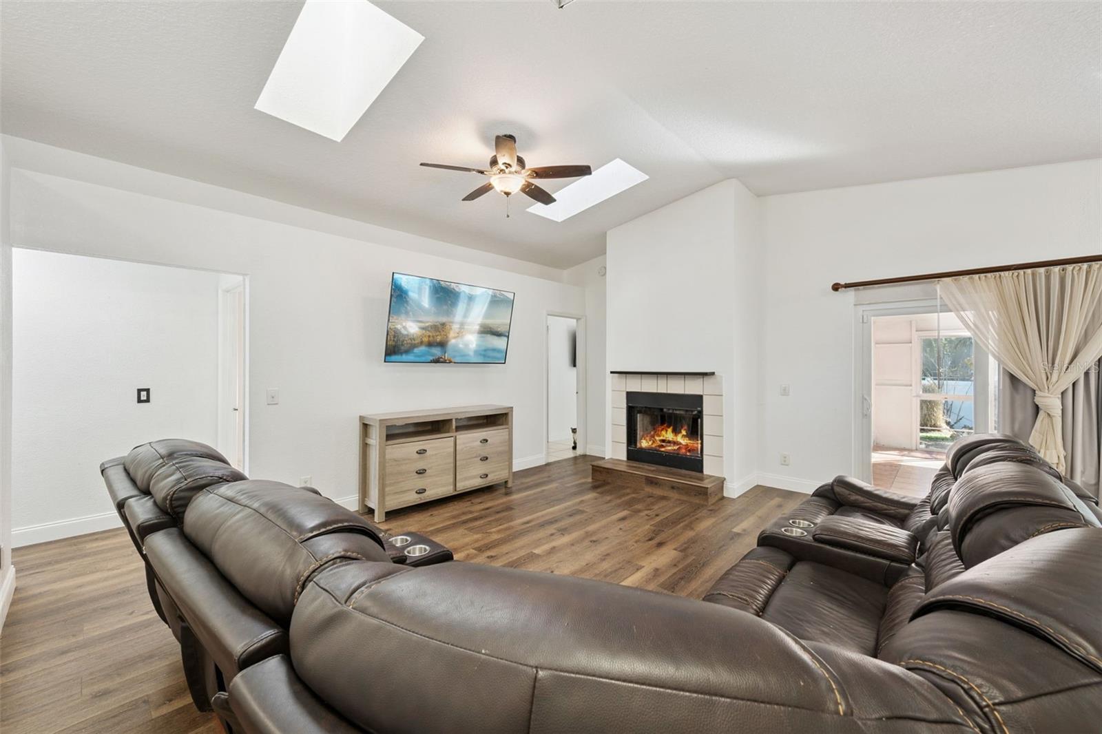 Image 3 of 34 For 2201 Chappell Court