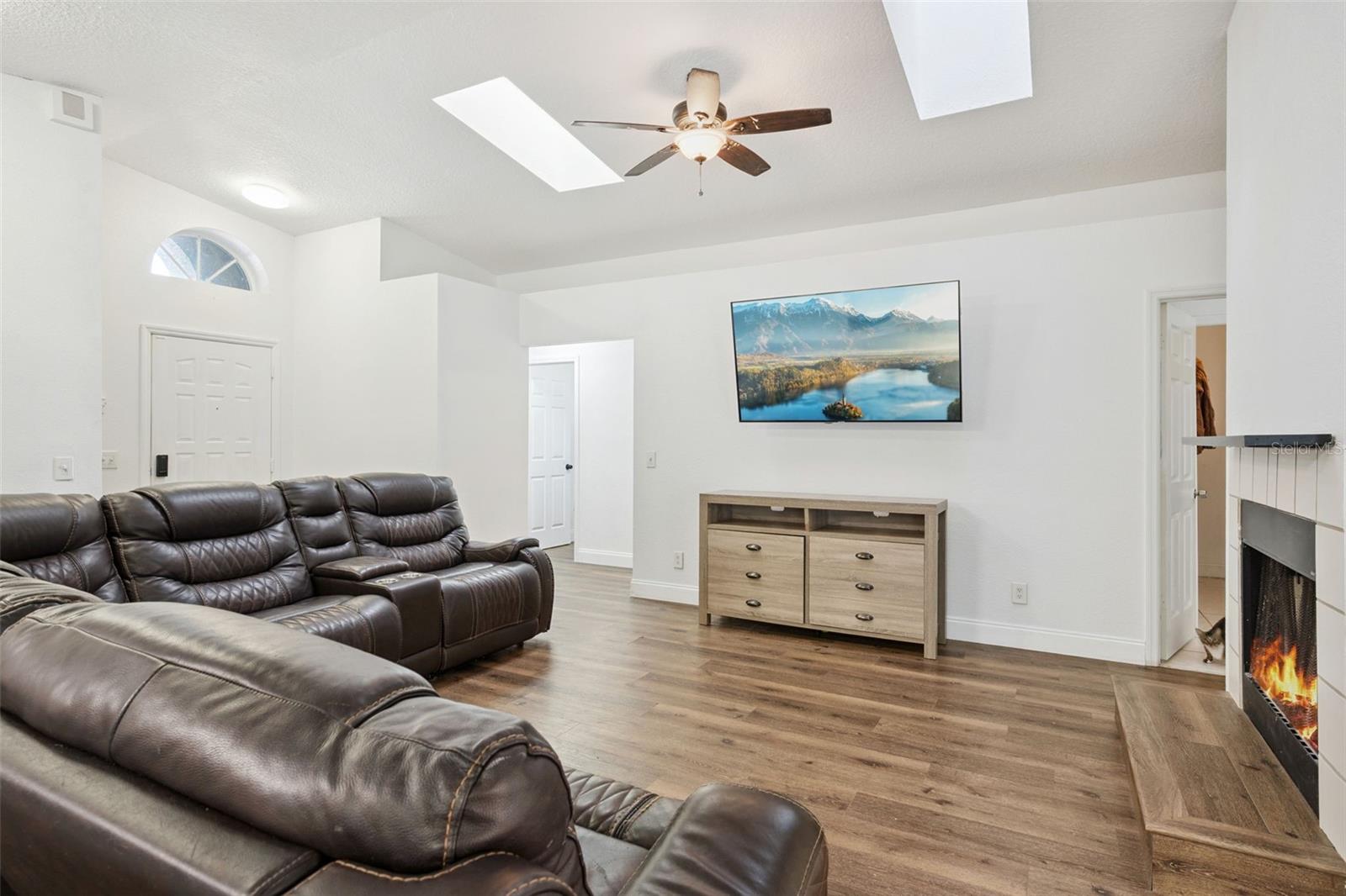 Image 5 of 34 For 2201 Chappell Court