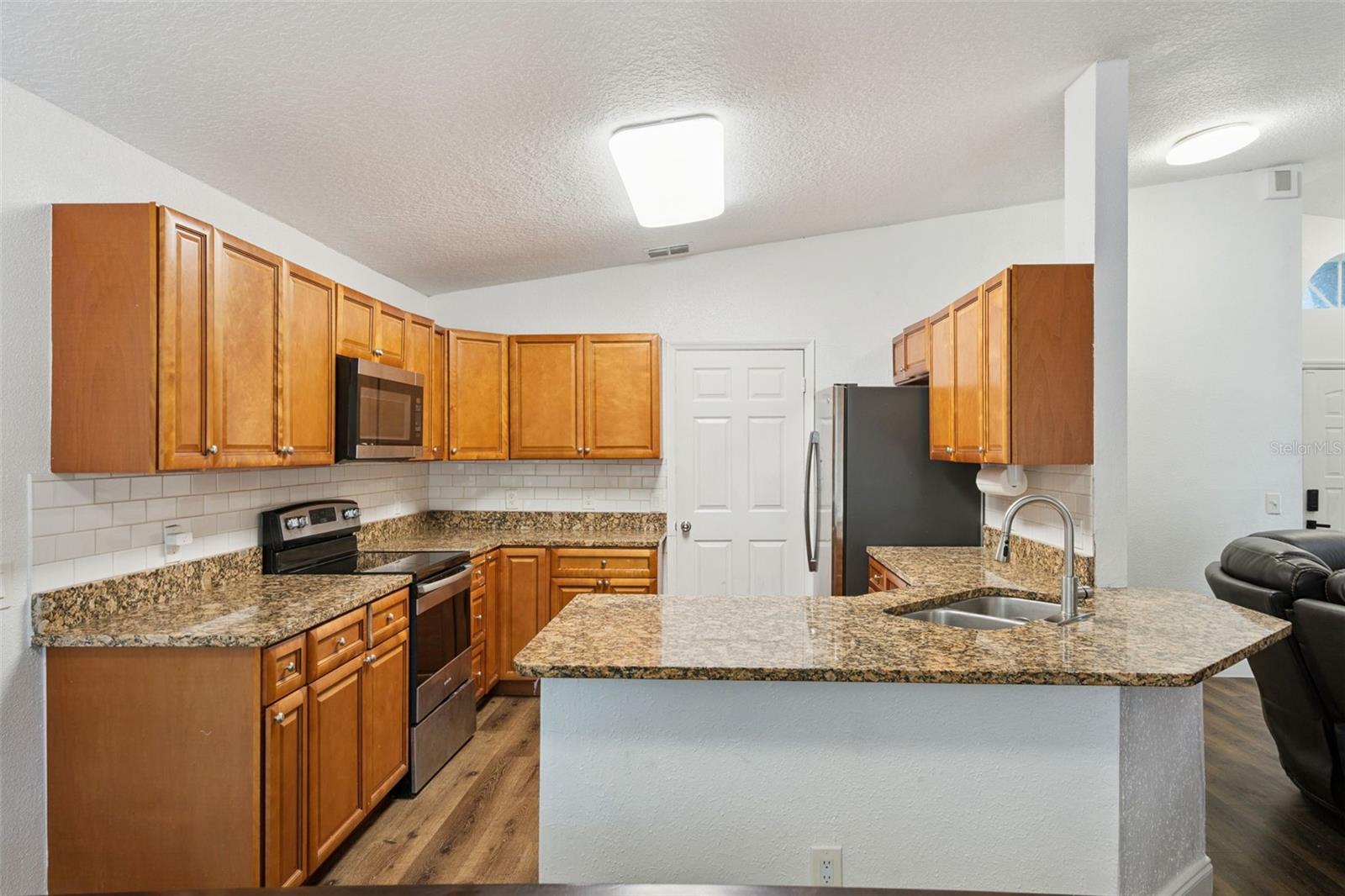 Image 8 of 34 For 2201 Chappell Court