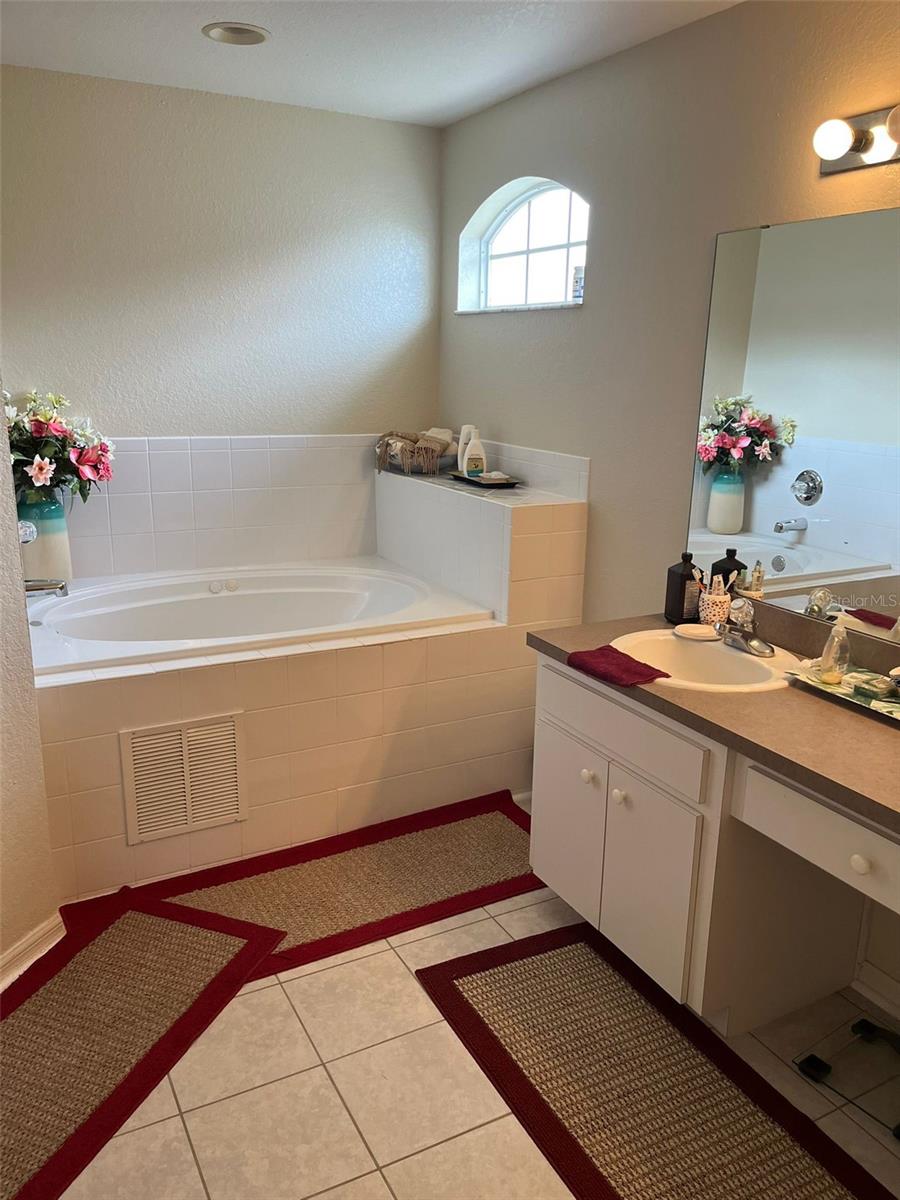 Image 11 of 31 For 3549 Manor Loop