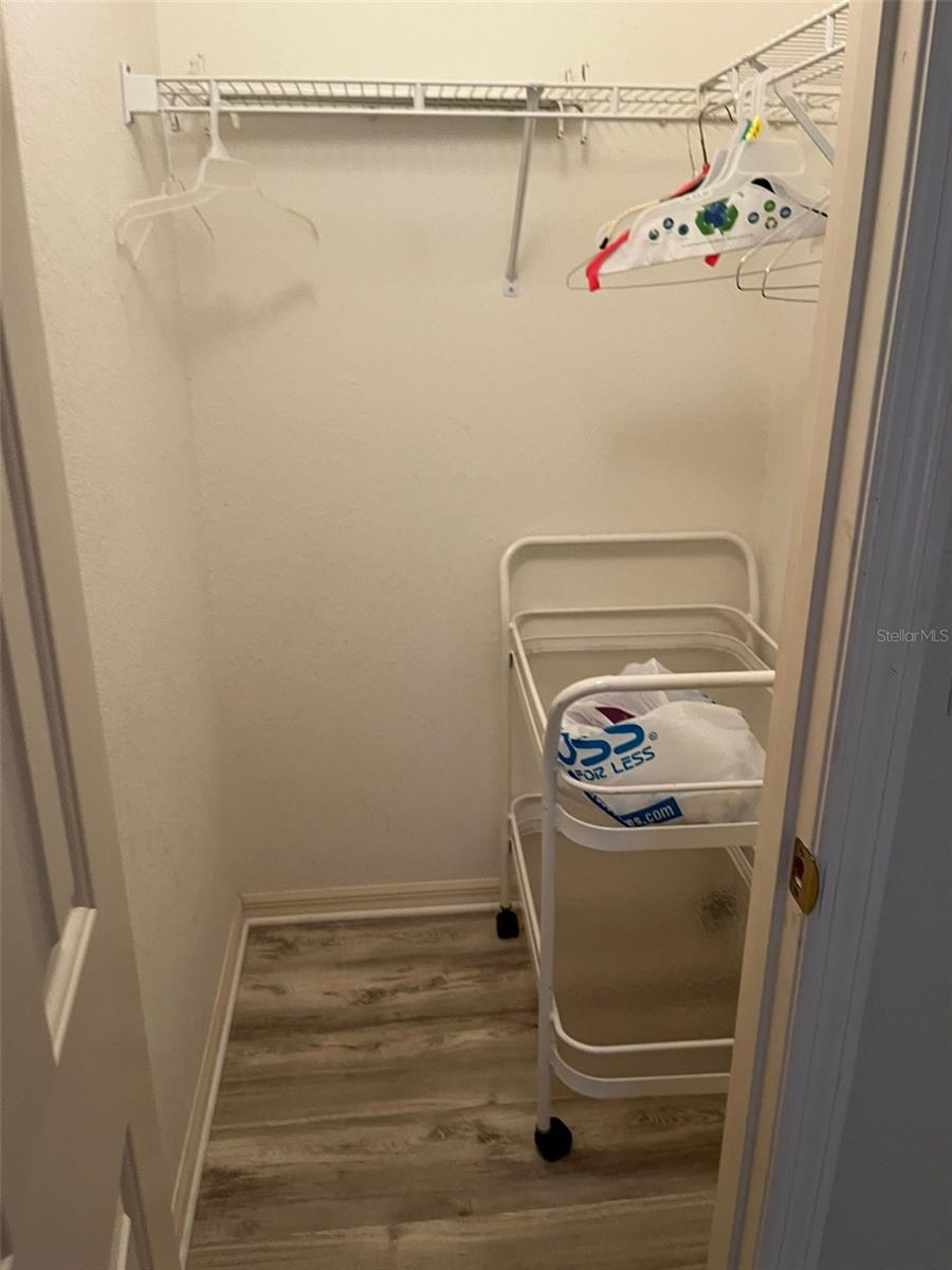 Image 19 of 31 For 3549 Manor Loop