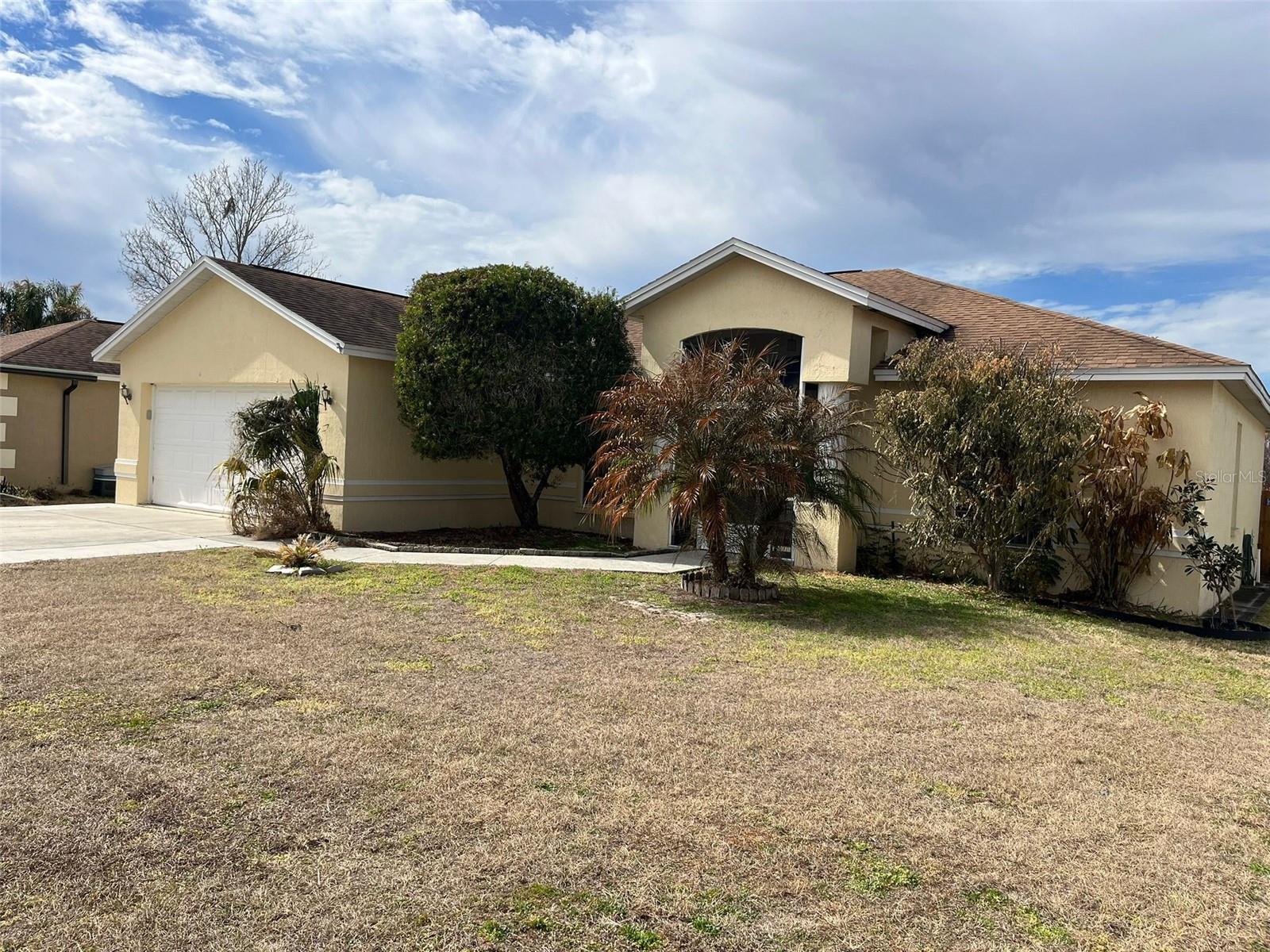 Image 2 of 31 For 3549 Manor Loop