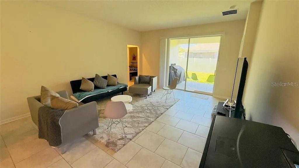 Image 4 of 35 For 5321 Amersham Lane