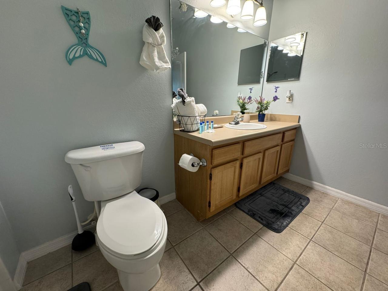 Image 20 of 27 For 5006 Mangrove Alley 201