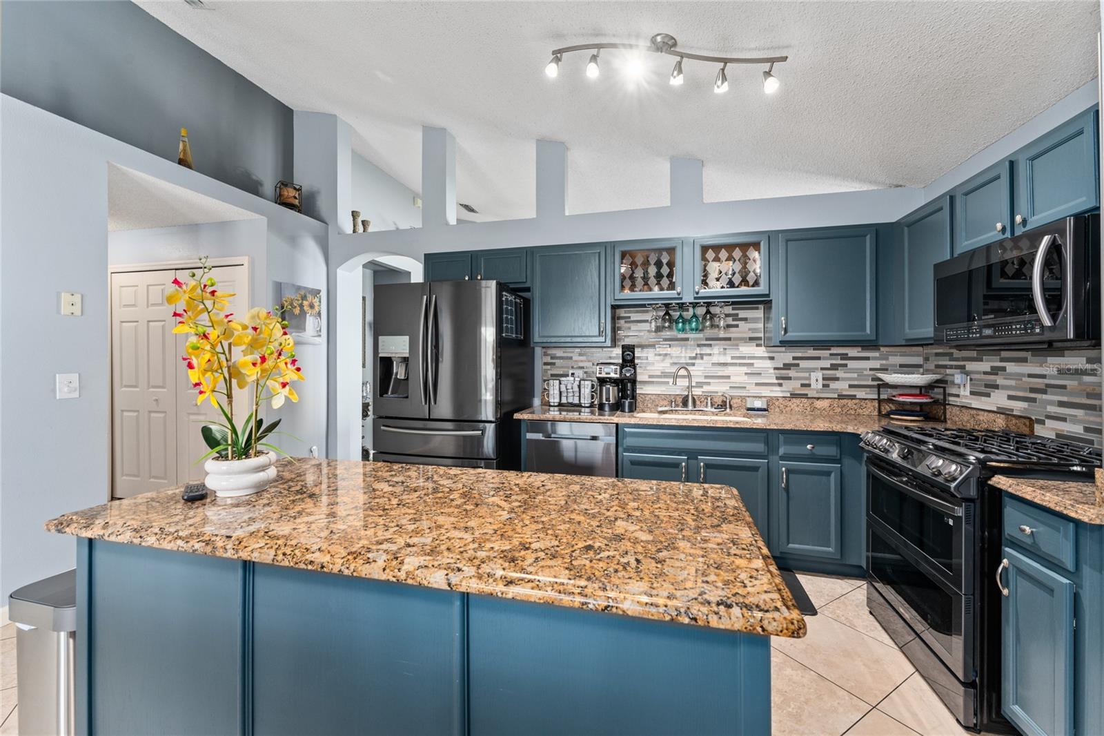 Image 10 of 29 For 6410 Cherry Grove Circle