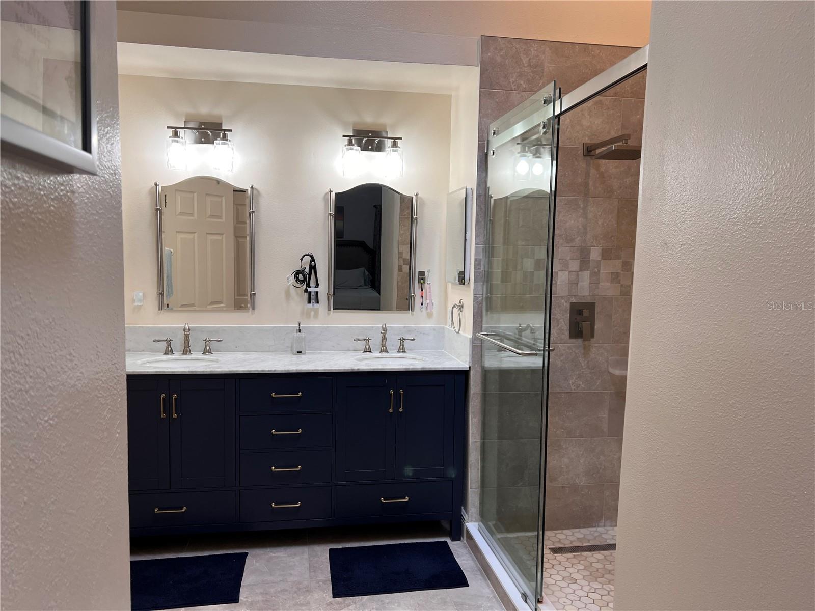 Image 19 of 29 For 6410 Cherry Grove Circle