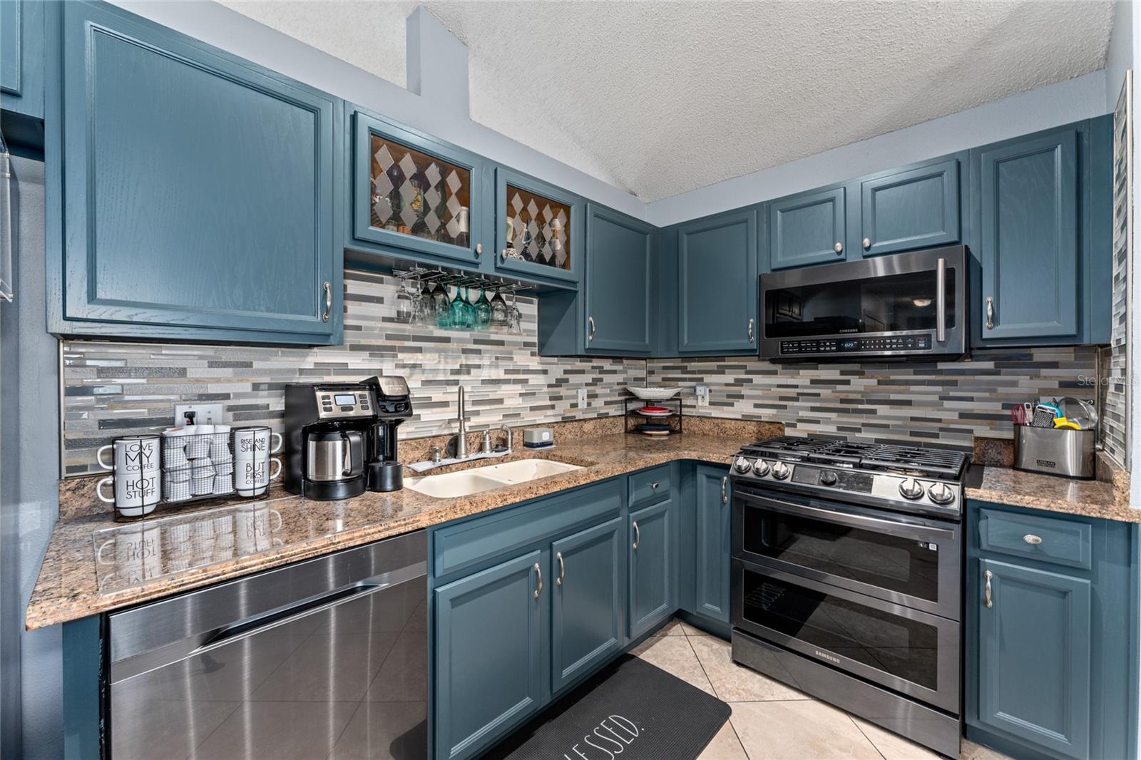 Image 9 of 29 For 6410 Cherry Grove Circle