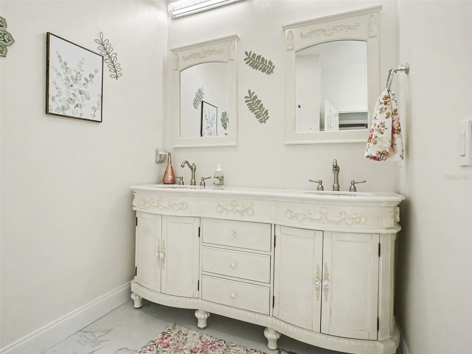 Image 13 of 39 For 2260 Pickford Circle