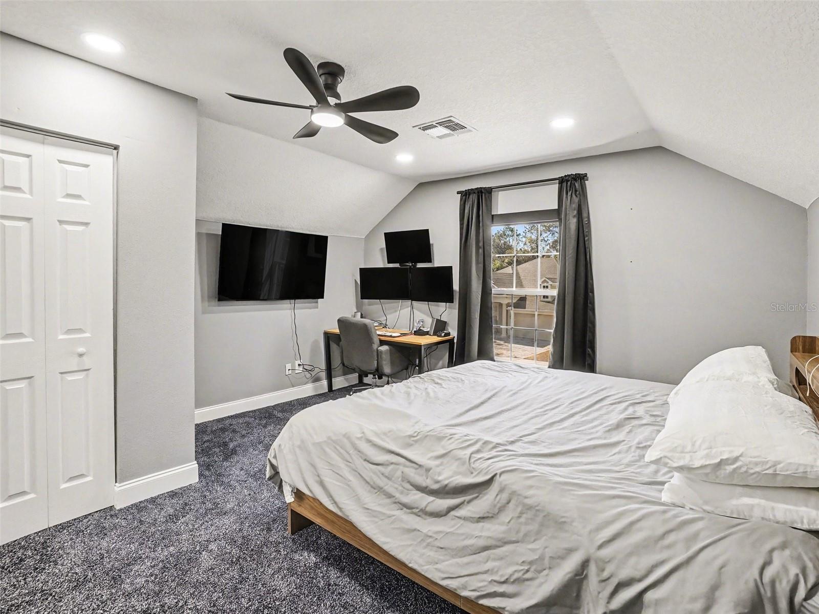 Image 17 of 39 For 2260 Pickford Circle