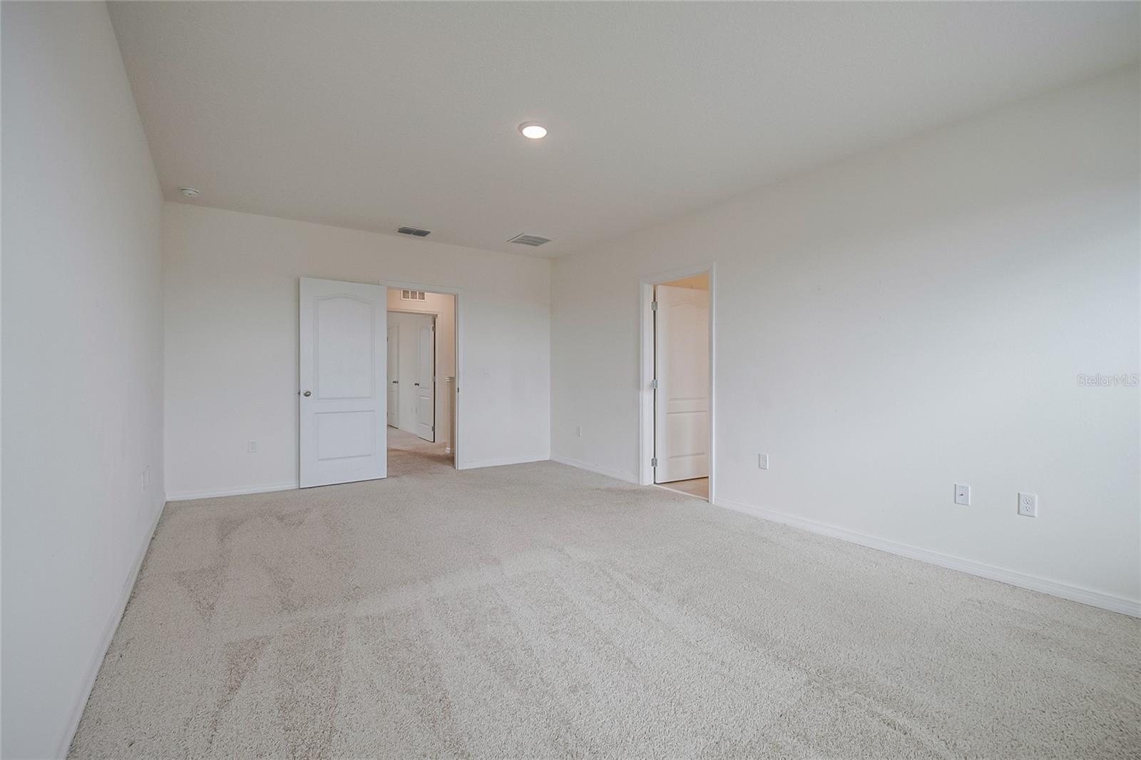 Image 25 of 49 For 2340 Canyon Oak Drive