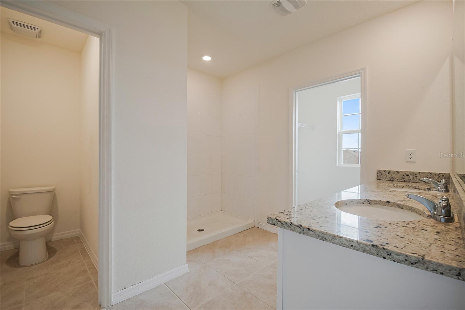 Image 26 of 49 For 2340 Canyon Oak Drive