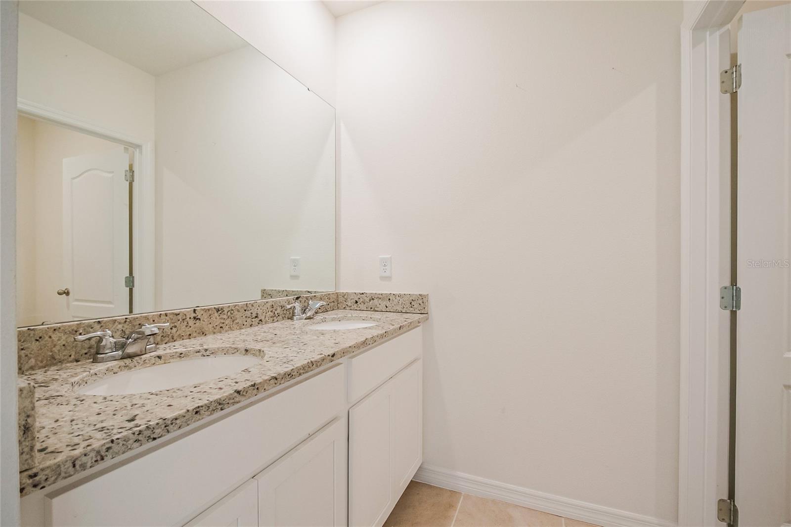 Image 41 of 49 For 2340 Canyon Oak Drive