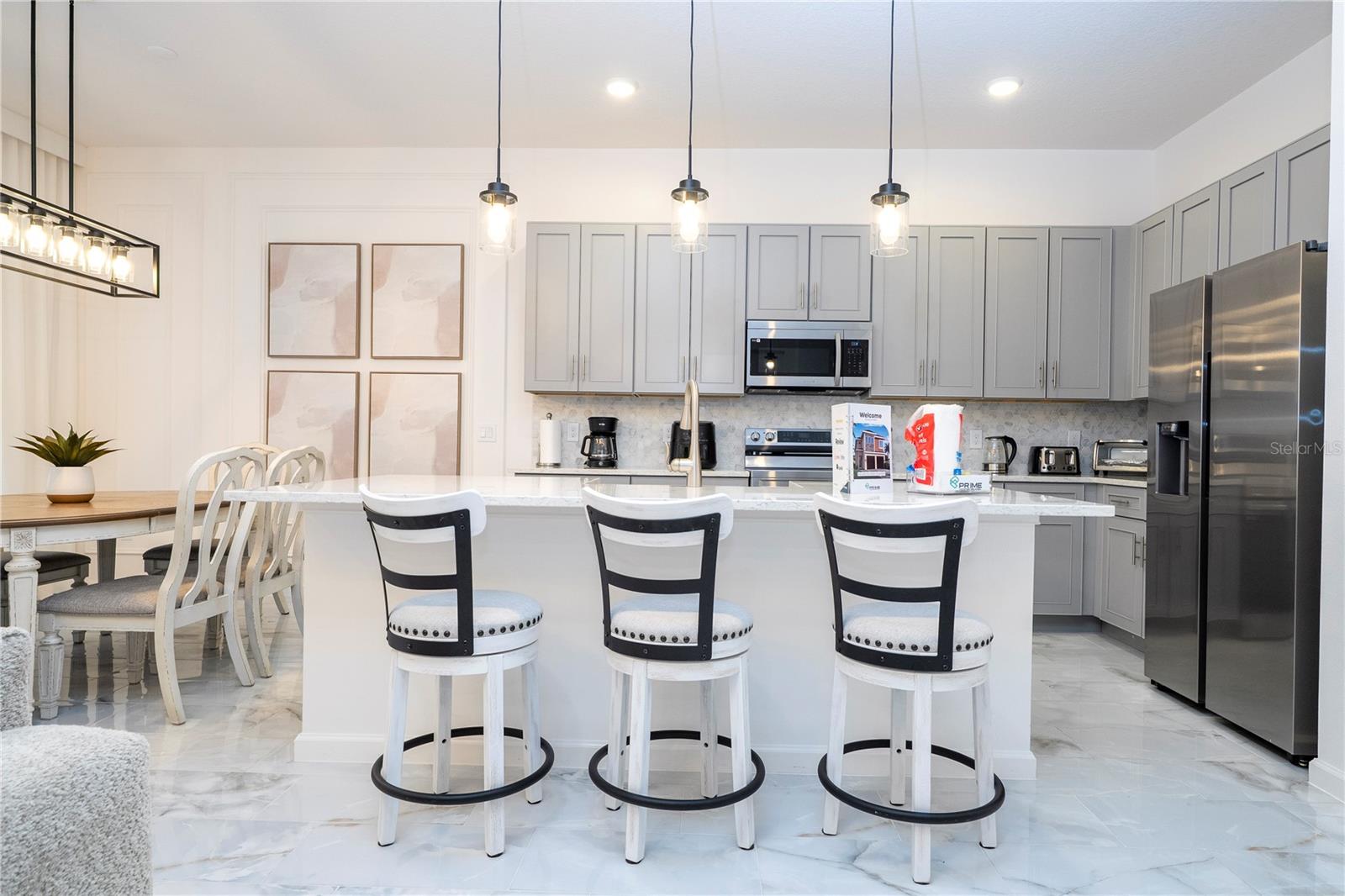 Listing photo id 15 for 5860 High Seas Drive