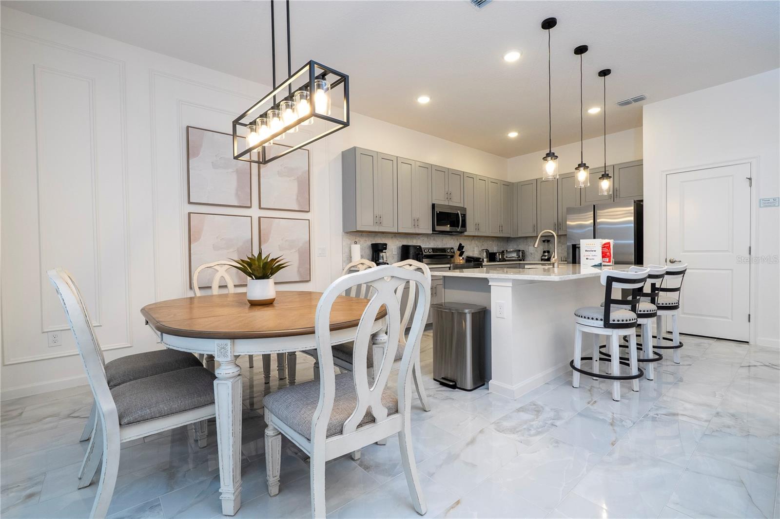 Listing photo id 17 for 5860 High Seas Drive