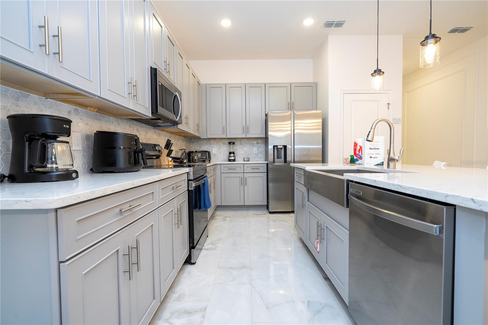 Listing photo id 20 for 5860 High Seas Drive